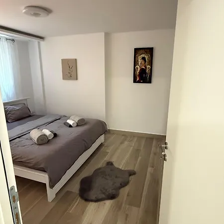 D *
